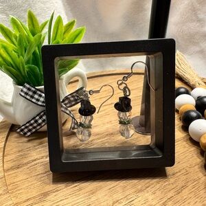 Snowmen Black and Clear Beaded Earrings